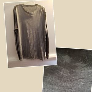 Wicked quick destresed XL long sleeve shirt